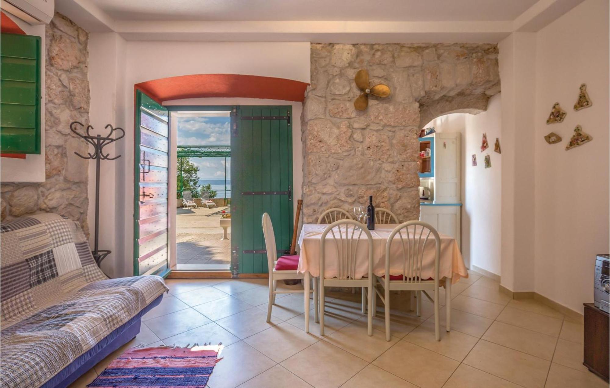 Awesome Home In Podgora With Kitchen 외부 사진