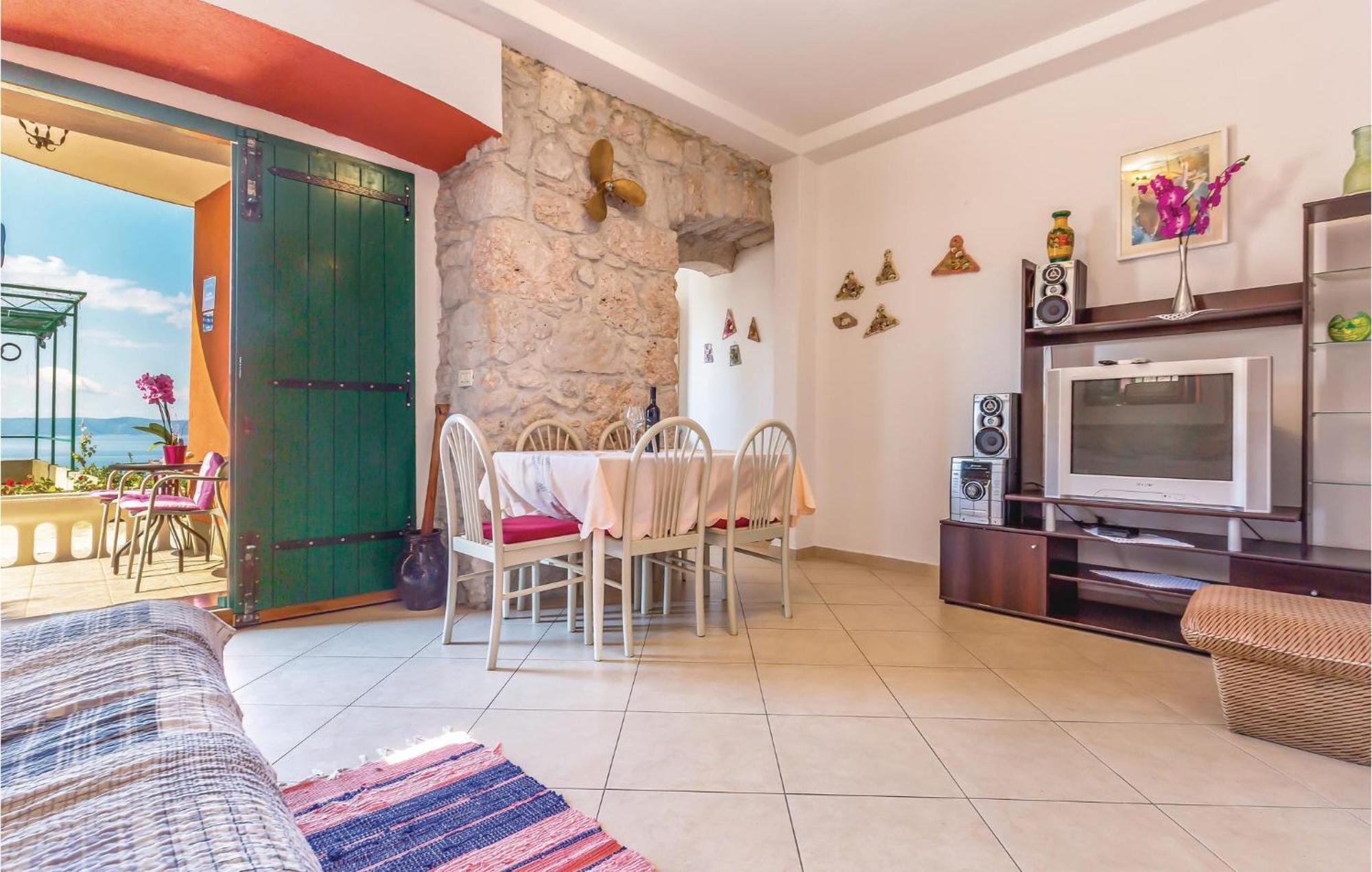 Awesome Home In Podgora With Kitchen 외부 사진
