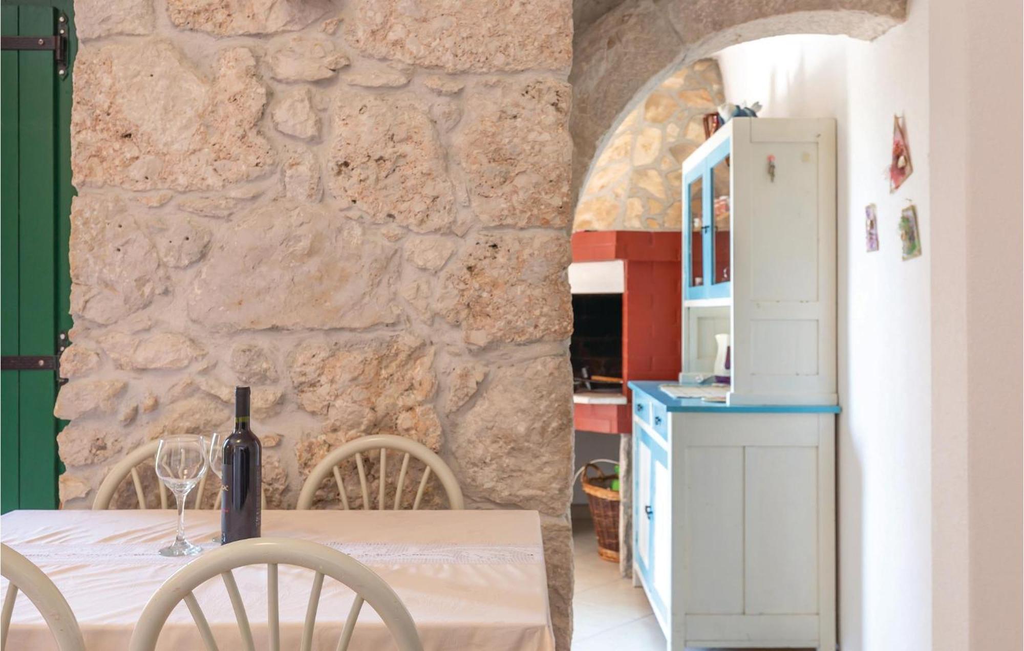 Awesome Home In Podgora With Kitchen 외부 사진