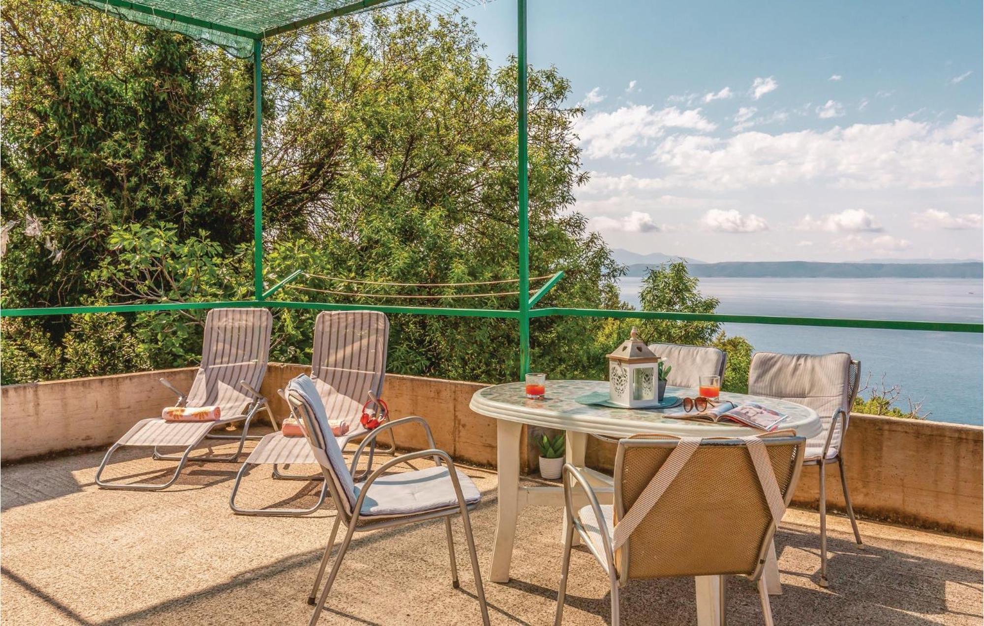 Awesome Home In Podgora With Kitchen 외부 사진